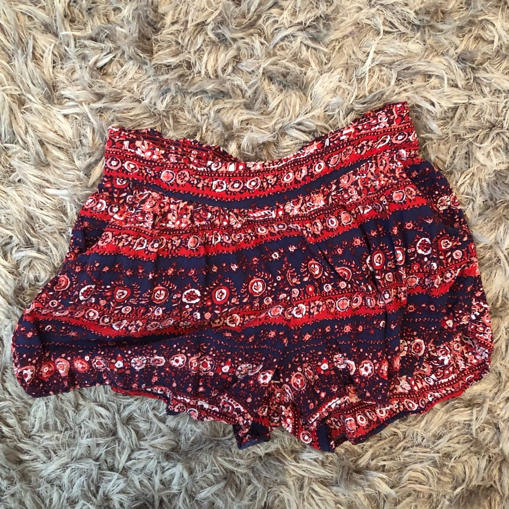 Flowy patterned shorts